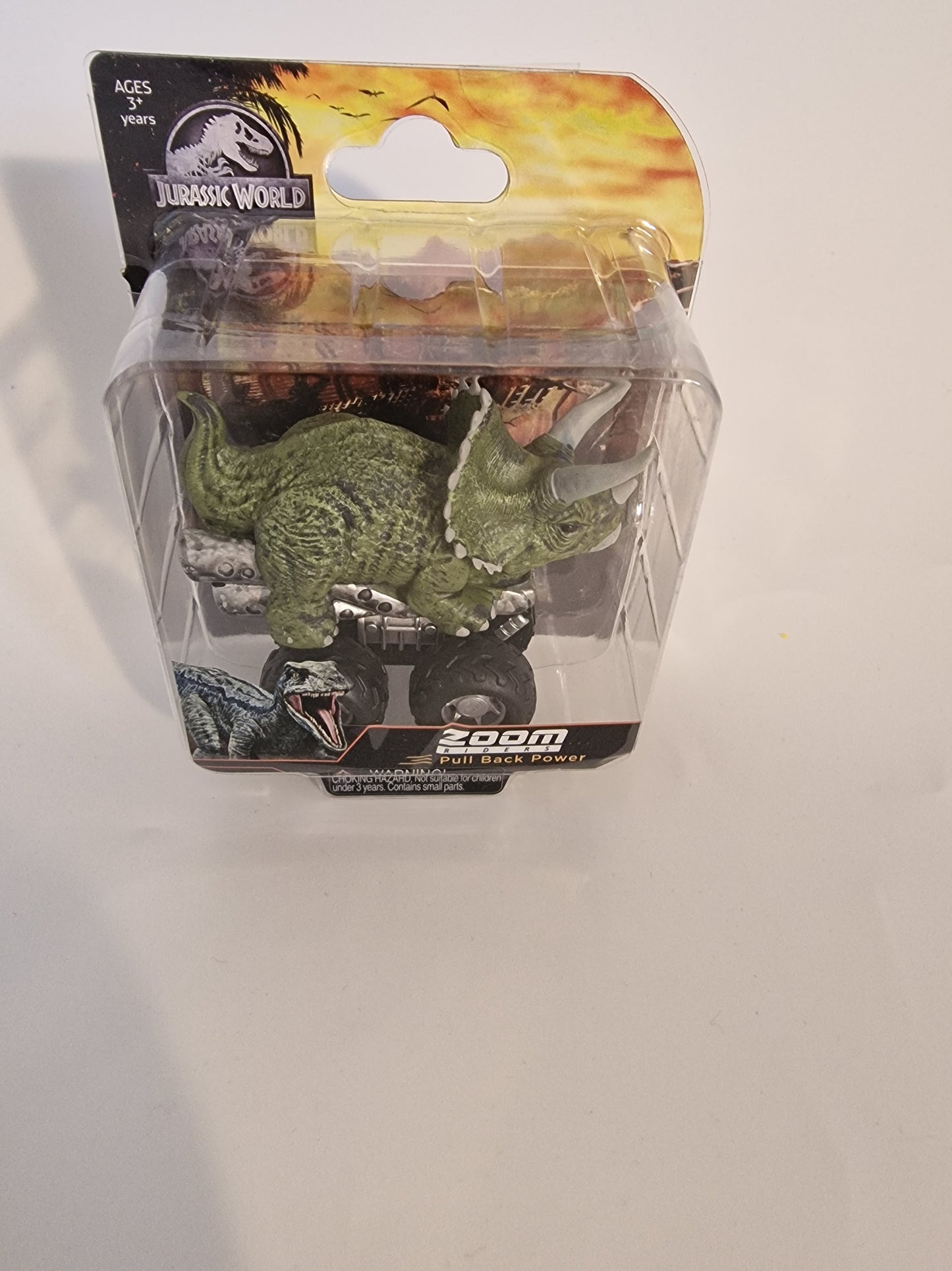 Jurassic World Triceratops Zoom Riders Pull Back Dino Car Vehicle Toy NEW
