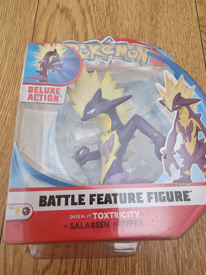 Pokémon Toxtricity Battle Feature Deluxe Action Figure
