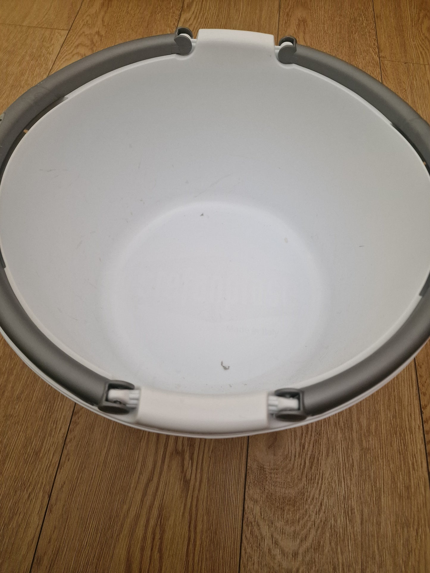 Stephanplast 16 Litre Laundry Bucket 2 Handles White