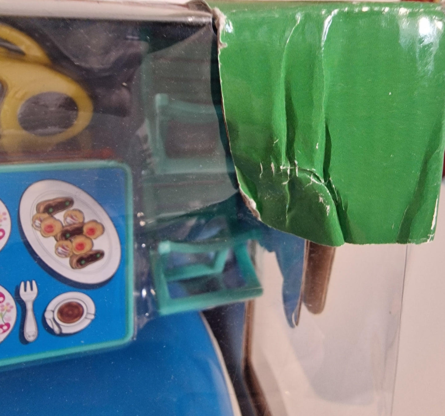 Keenway Camper Paradise Playset Camper Van Toy with Figures & Accessories NEW