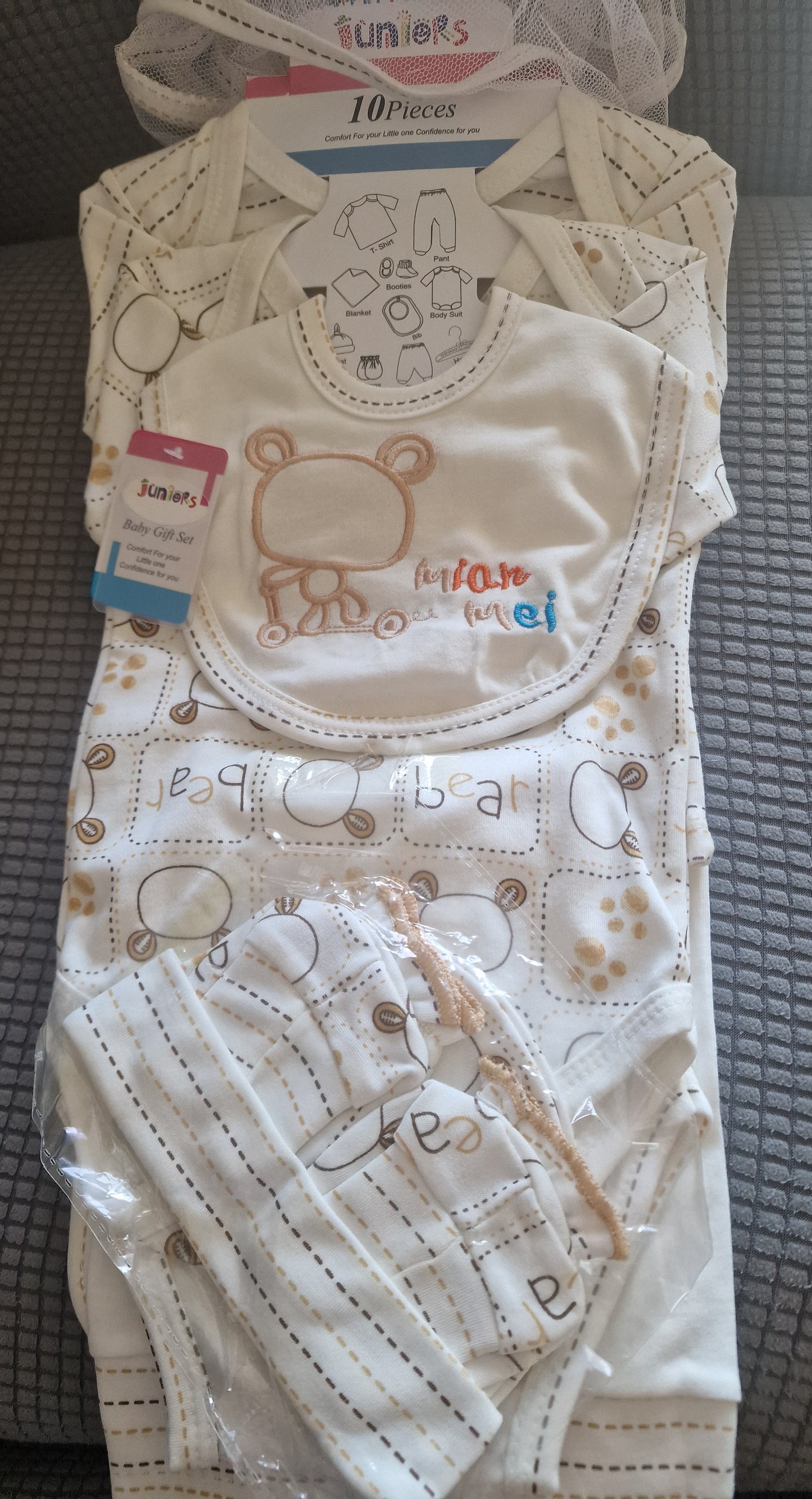 Juniors "Little Bear" 10-Piece Essential Newborn Gift Set - Neutral