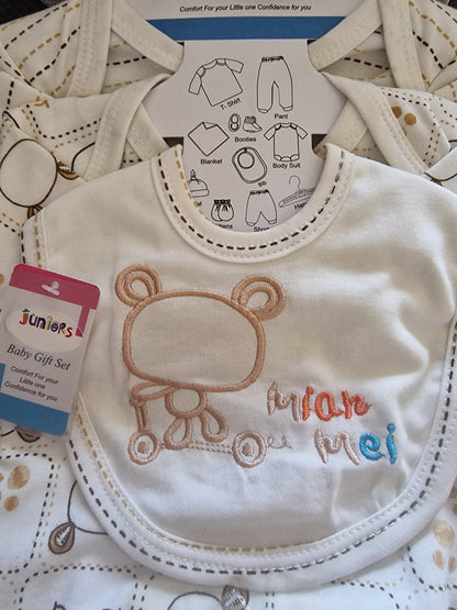 Juniors "Little Bear" 10-Piece Essential Newborn Gift Set - Neutral
