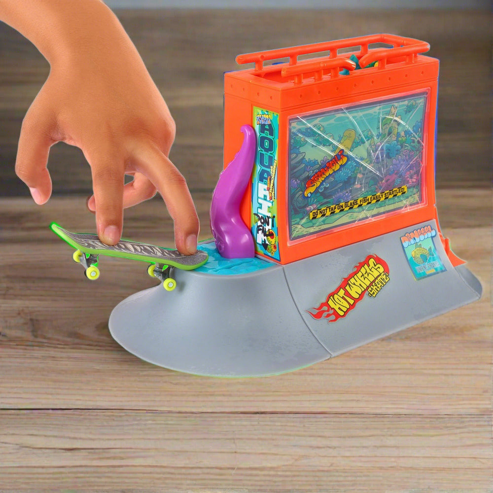 Hot Wheels Skate Aquarium Skatepark playset