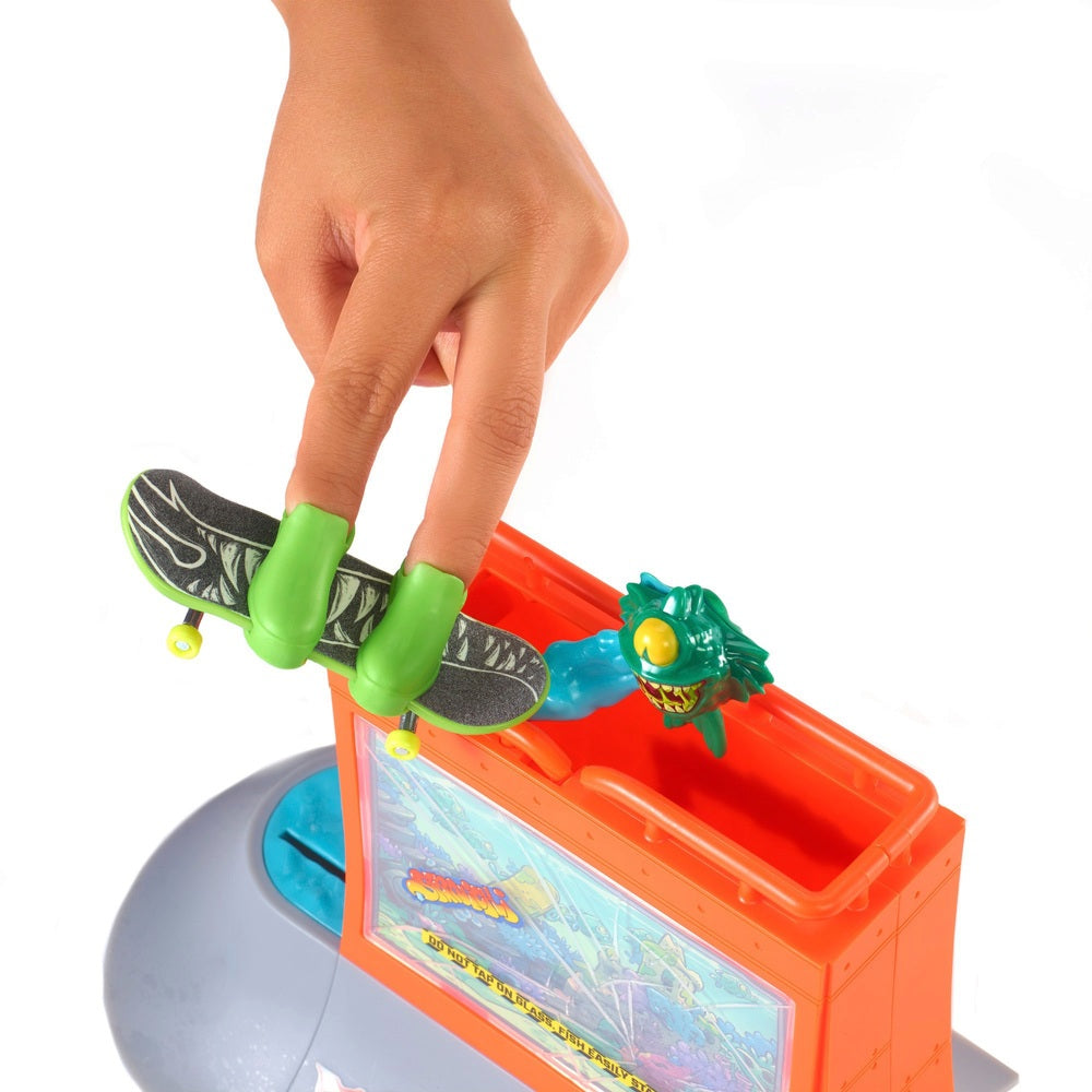 Hot Wheels Skate Aquarium Skatepark playset