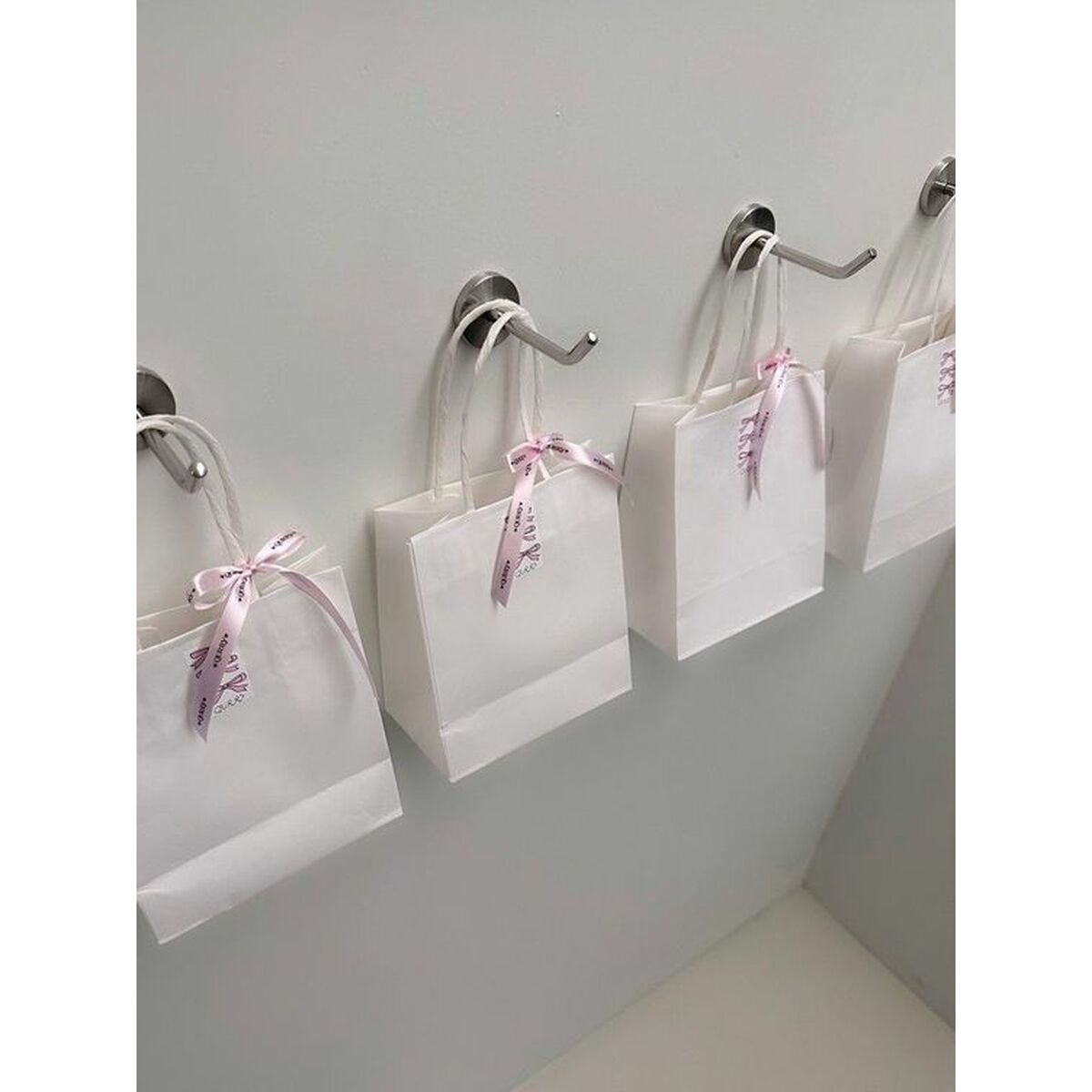 V4HE9801B0EB7E6D9010372F0BA16A0E6A7R5654057P2