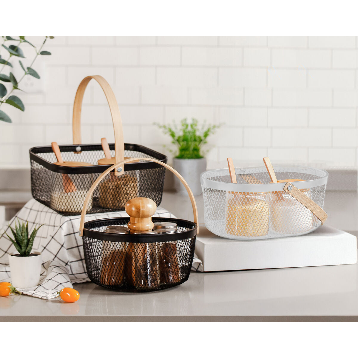 V4HCAA8EB38E87BA93B807A360AC081697ER7301420P7