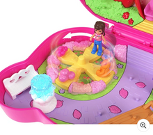 Load image into Gallery viewer, Polly Pocket Straw-Beary Patch Compact