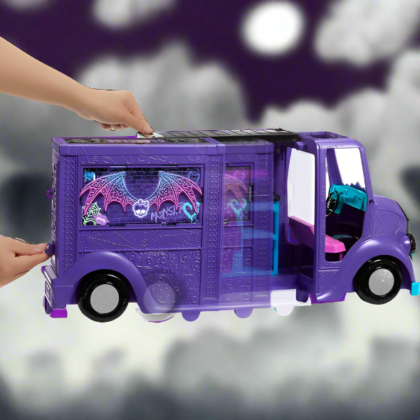 Monster High Fangtastic 2-in-1 Rockin' Food Truck Playset