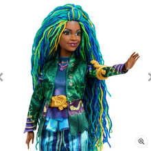 Load image into Gallery viewer, Disney Descendants 4: The Rise of Red Uliana Fashion Doll