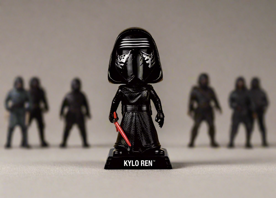 Funko Wobbler Bobble Head Figure Star Wars  Kylo Ren Action Figure