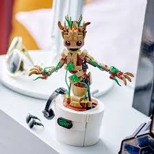 LEGO Marvel 76297 Dancing Groot Set