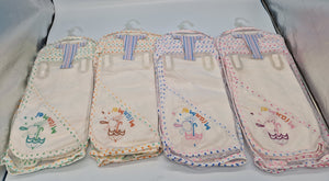 Spotted 10 Piece Baby Gift Sets Blue Green Pink Or Yellow