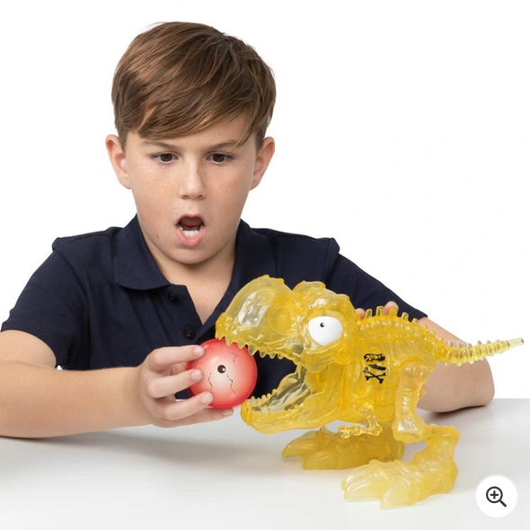 Smashers Dinosaur Island Giant Skull Over 30 Surprises Inside by Zuru